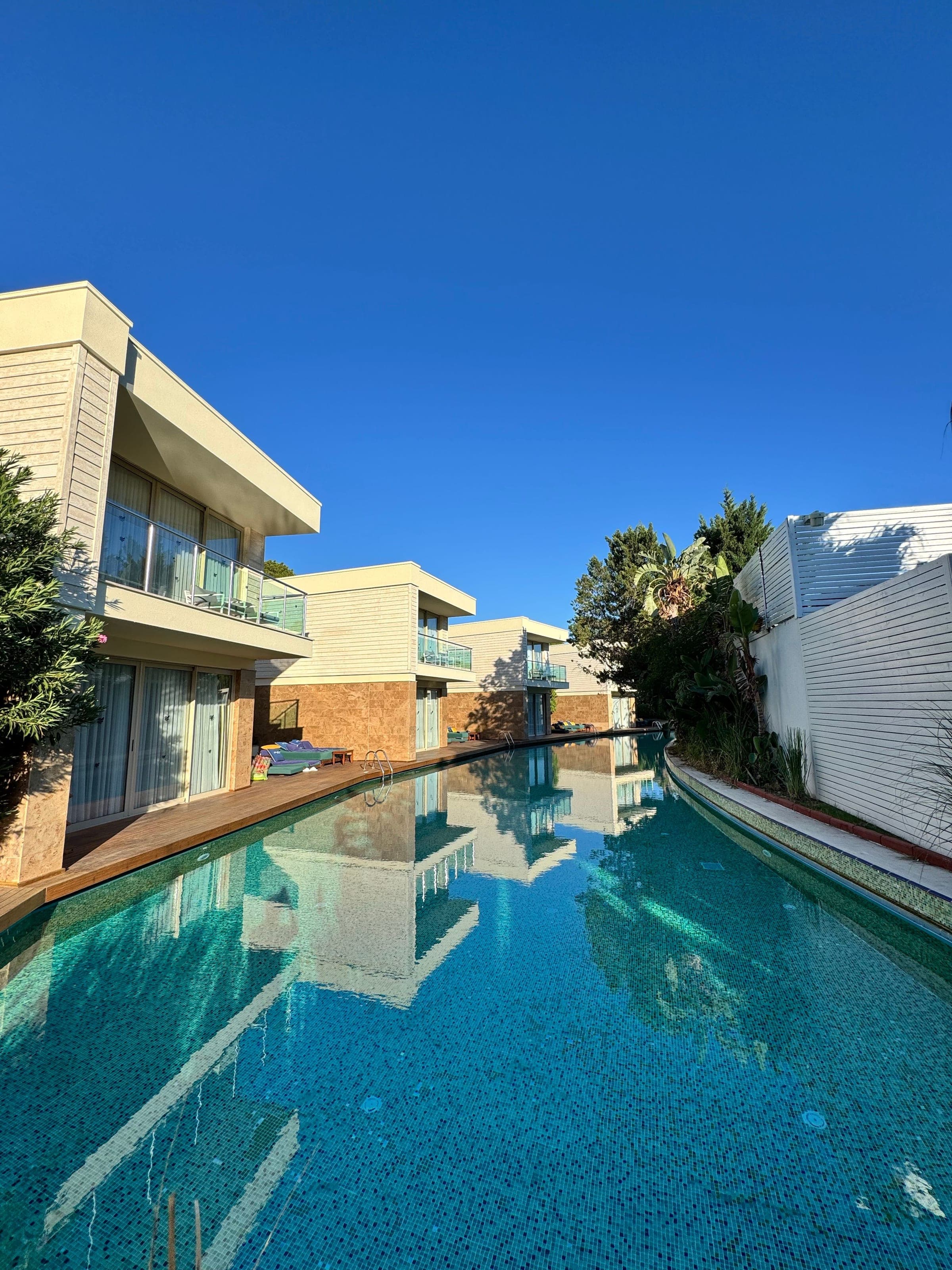 Kuzey Kıbrıs'ta Daire mi Villa mı? Hangisi Size Uygun?